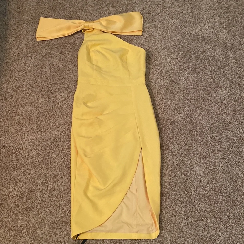 Beautiful bow dress ๐ - Picture 5 of 11